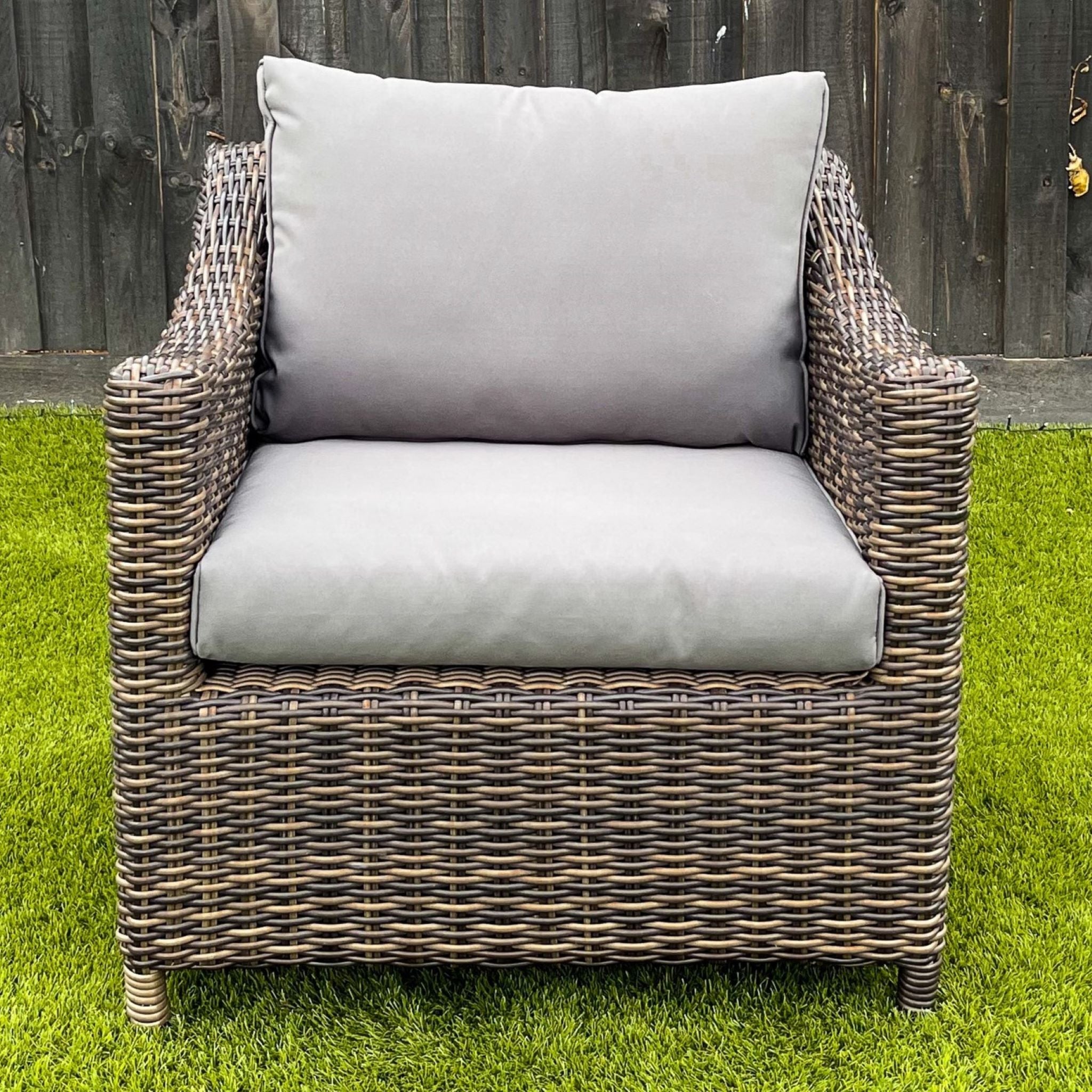 Dark brown deals wicker outdoor furniture